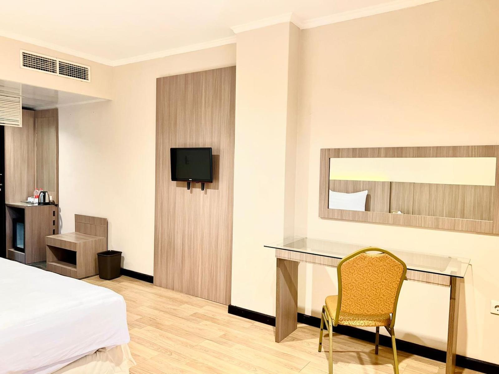 פאלמבאנג Royal Asia Hotel מראה חיצוני תמונה
