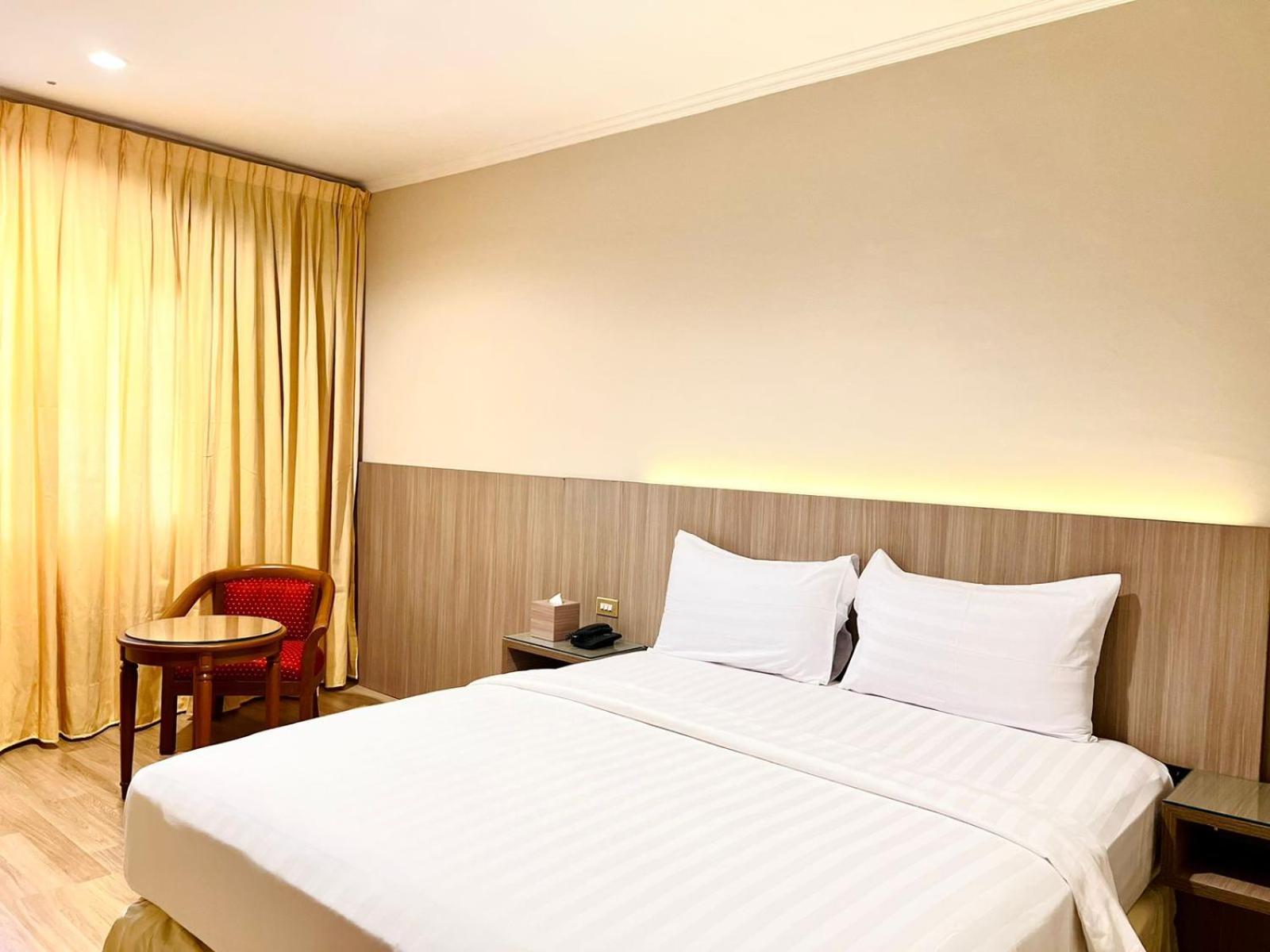 פאלמבאנג Royal Asia Hotel מראה חיצוני תמונה