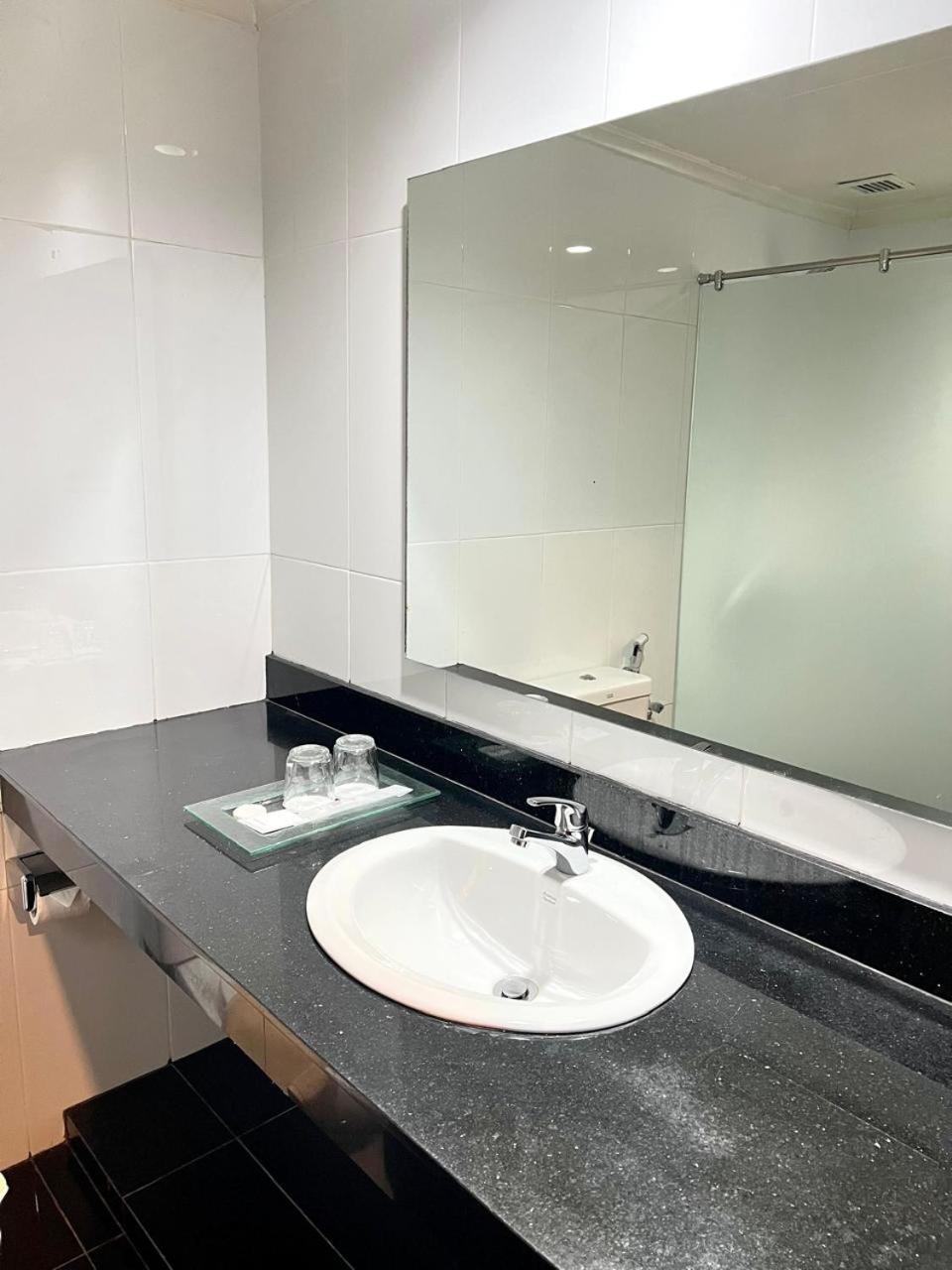 פאלמבאנג Royal Asia Hotel מראה חיצוני תמונה