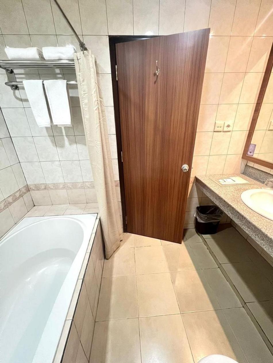 פאלמבאנג Royal Asia Hotel מראה חיצוני תמונה