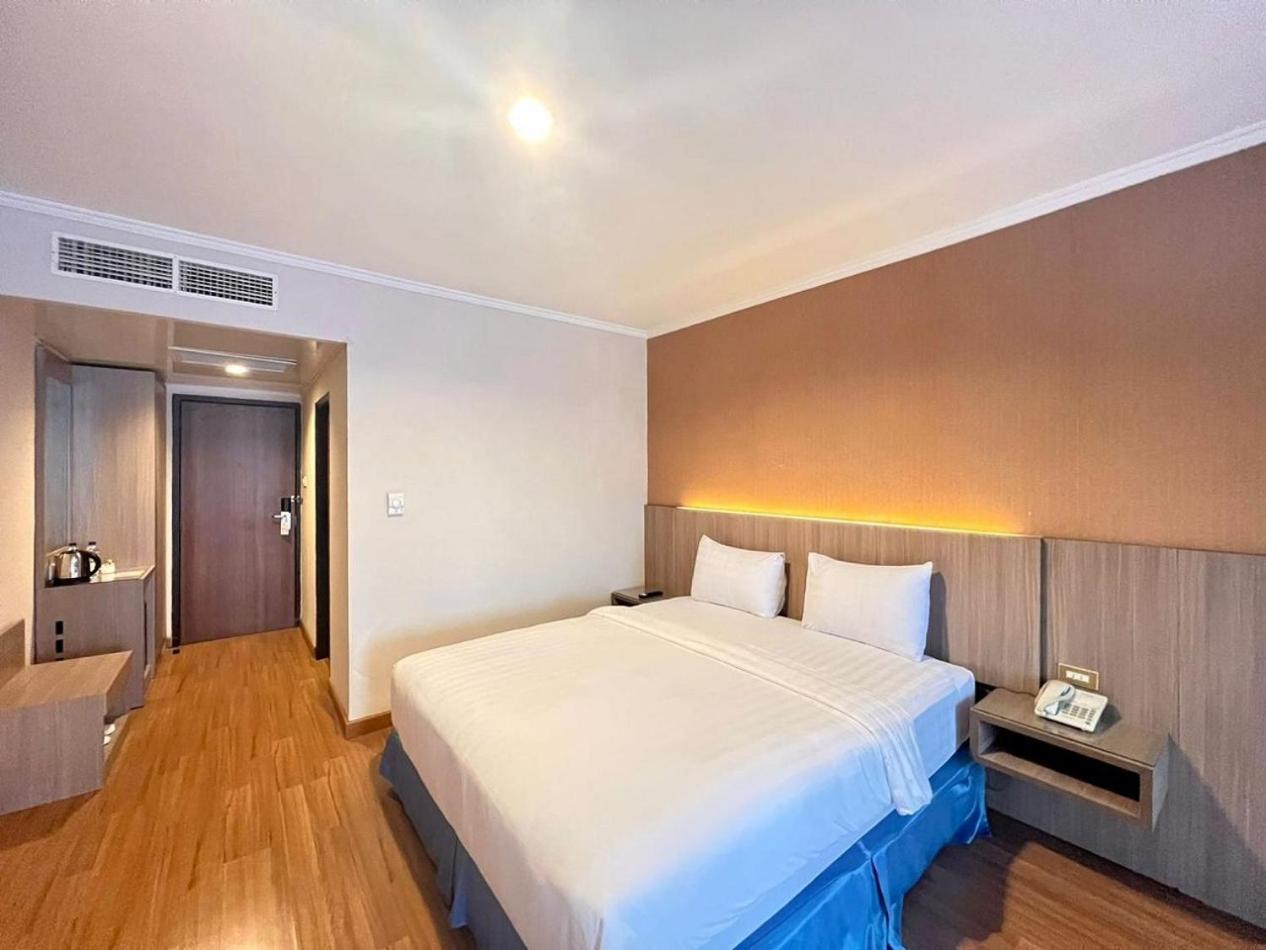 פאלמבאנג Royal Asia Hotel מראה חיצוני תמונה